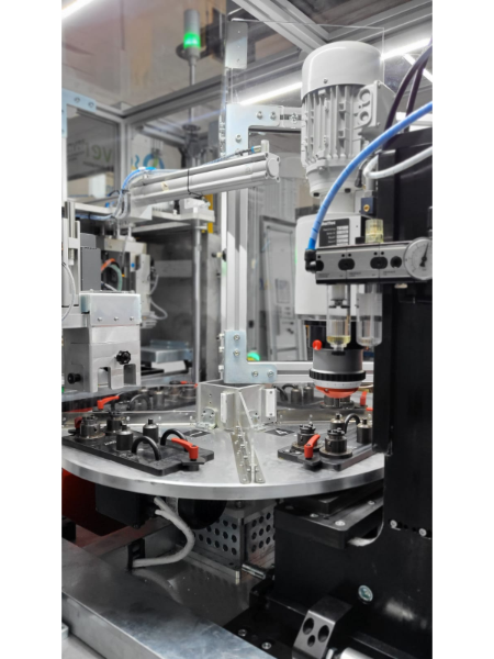 montaj istasyonları